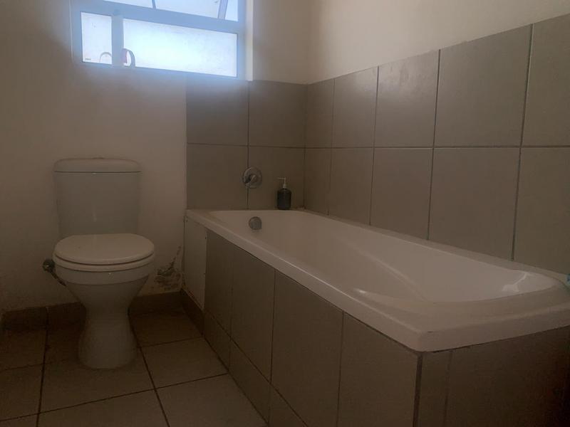 2 Bedroom Property for Sale in Delro Park Western Cape